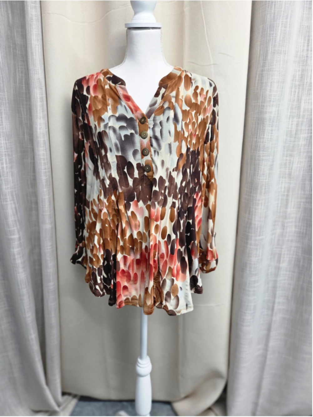 New Directions Blouse XL Orange Brown Fall Abstract Spot Pattern V Neck Pleated